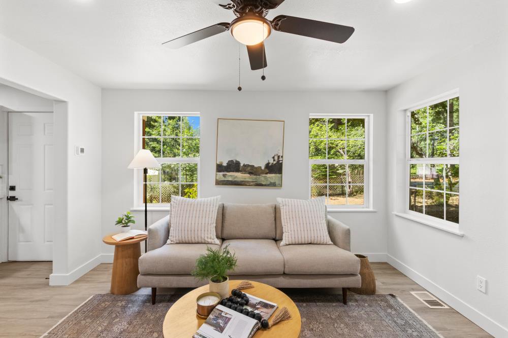 Detail Gallery Image 14 of 73 For 5172 Camp Snowline Rd, Camino,  CA 95709 - 4 Beds | 3 Baths