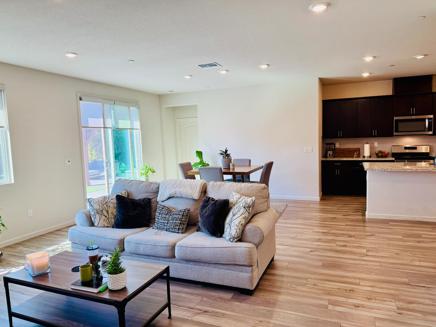 Berryessa Way, Olivehurst, California image 15