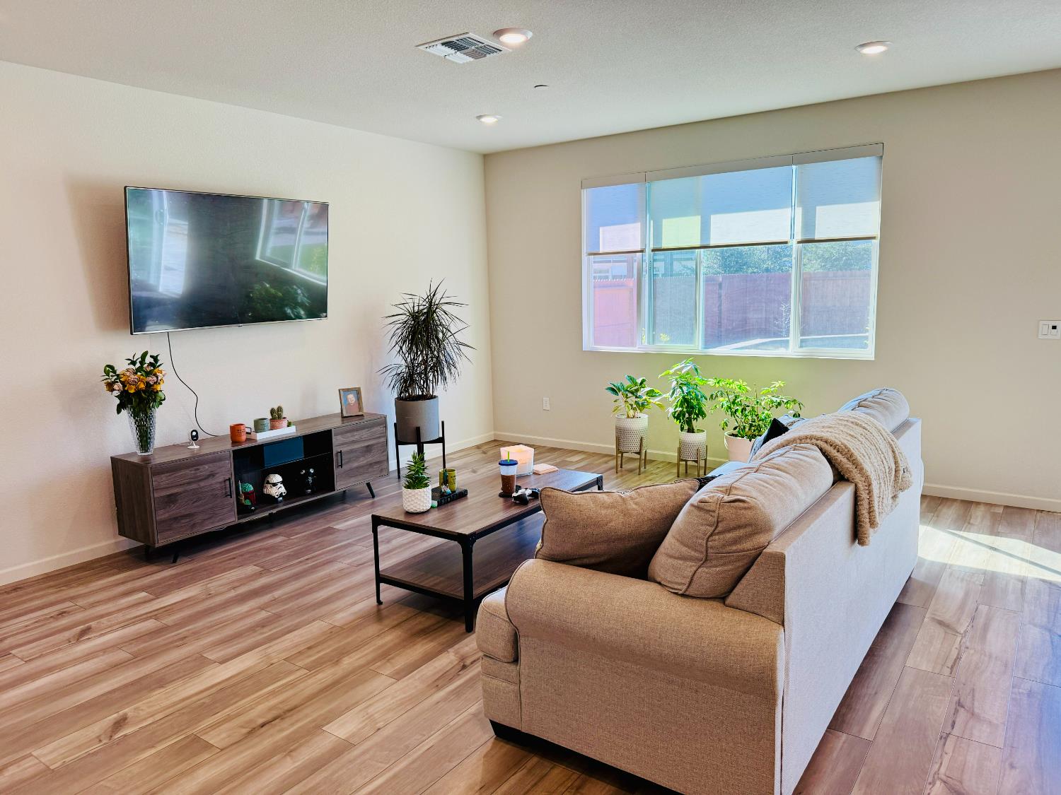 Berryessa Way, Olivehurst, California image 13
