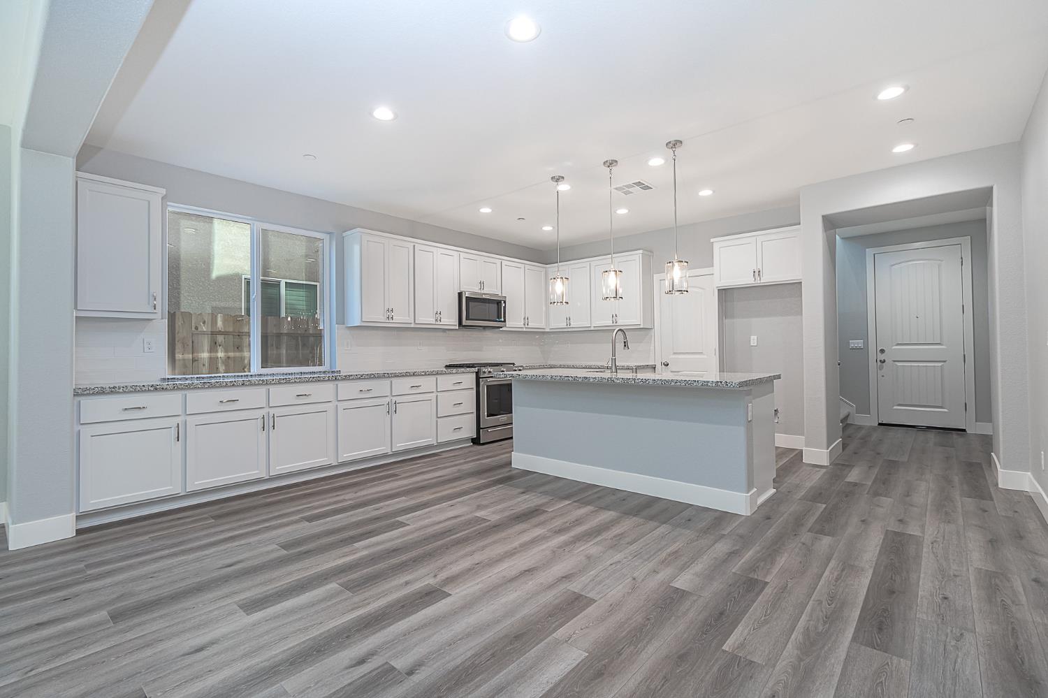 Meadowlands Drive, Oakdale, California image 15