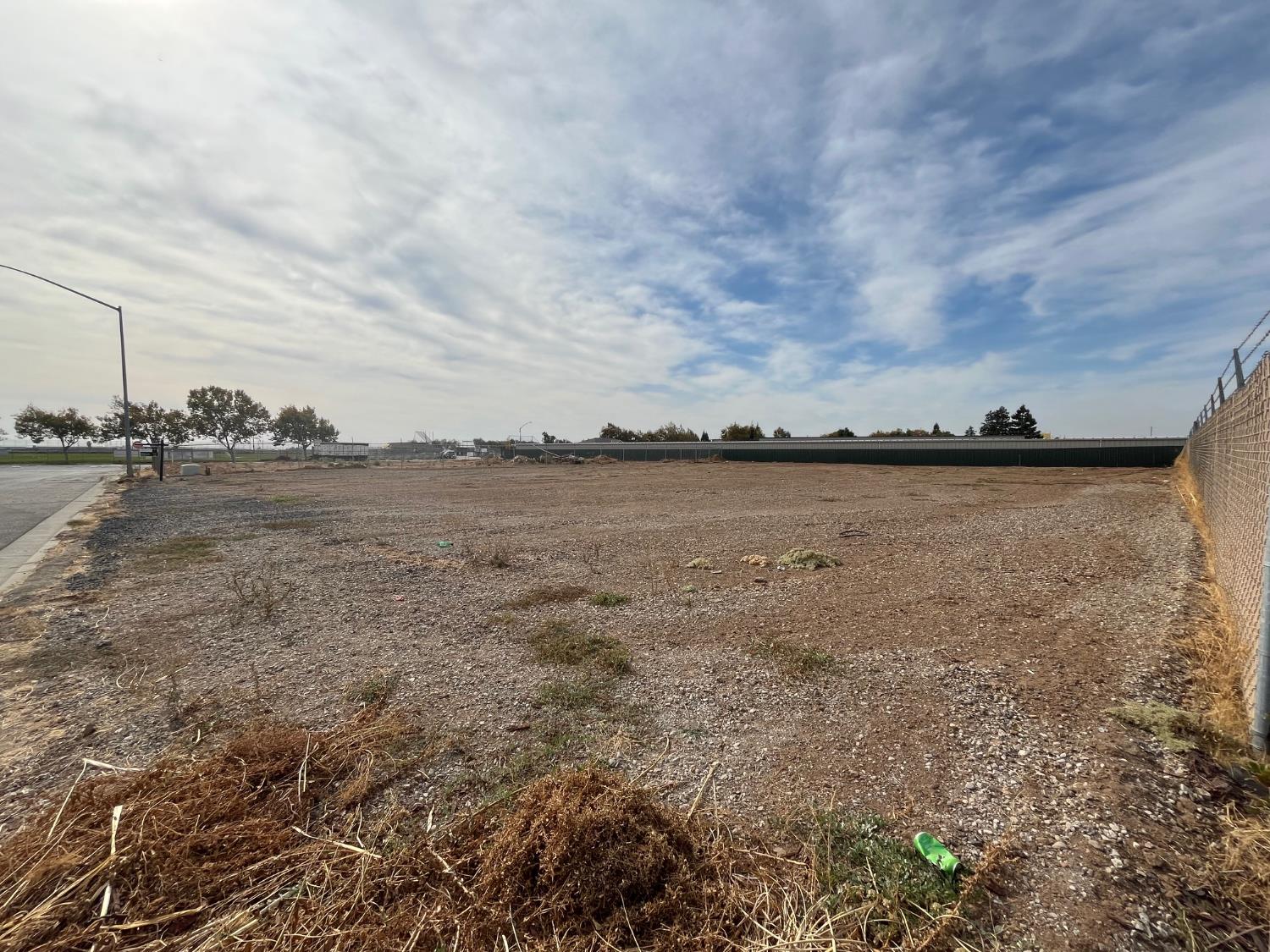 Ackley Court, Oakdale, California image 2