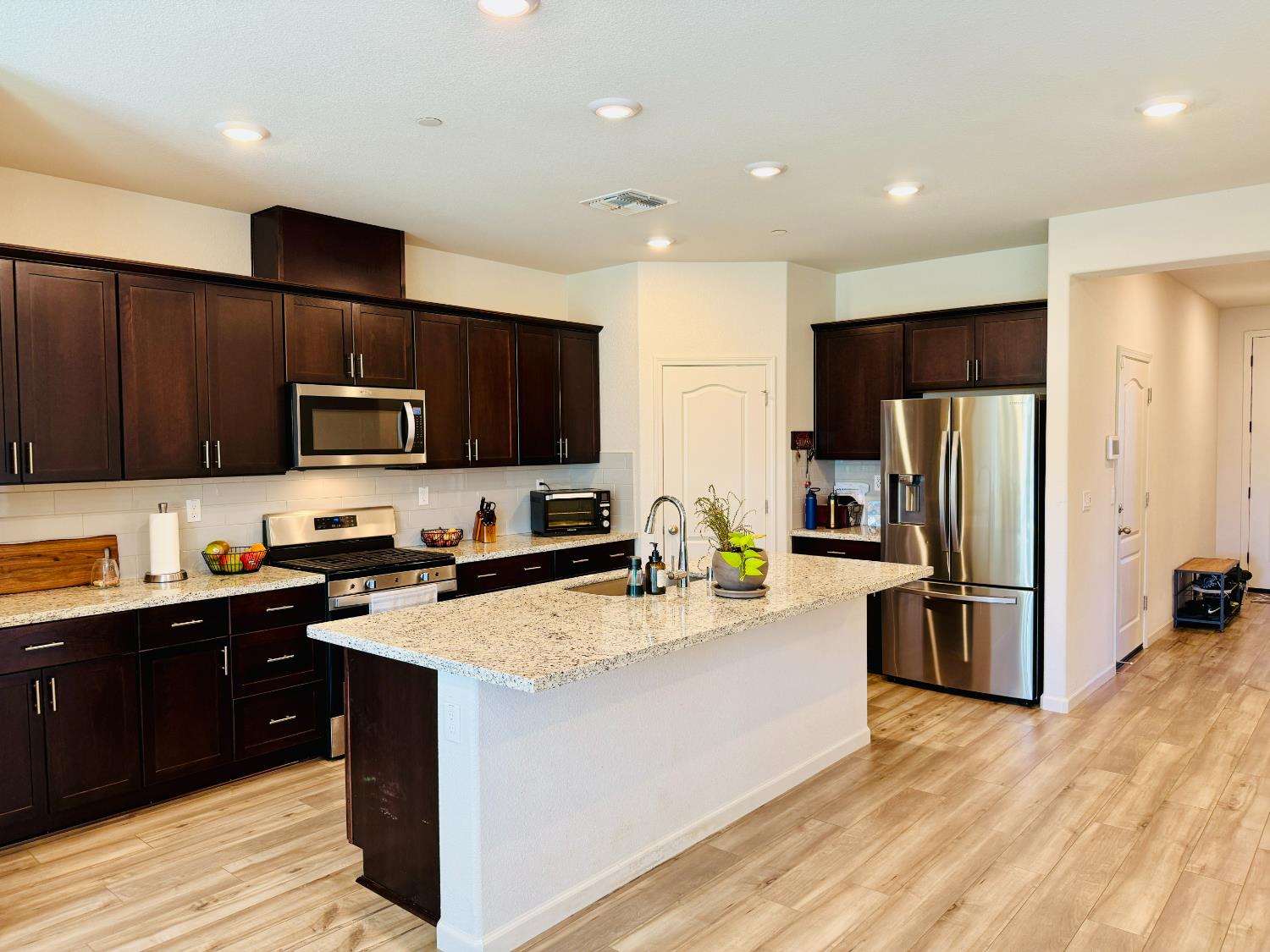 Berryessa Way, Olivehurst, California image 9