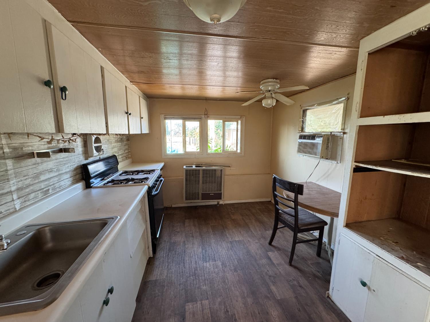 Detail Gallery Image 4 of 7 For 1450 Lake Ave 6, Colusa,  CA 95932 - 1 Beds | 1 Baths