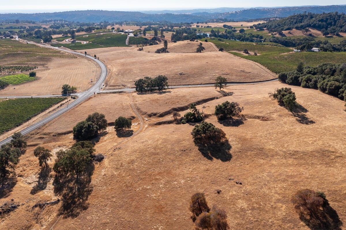 E Shenandoah Road, Plymouth, California image 32