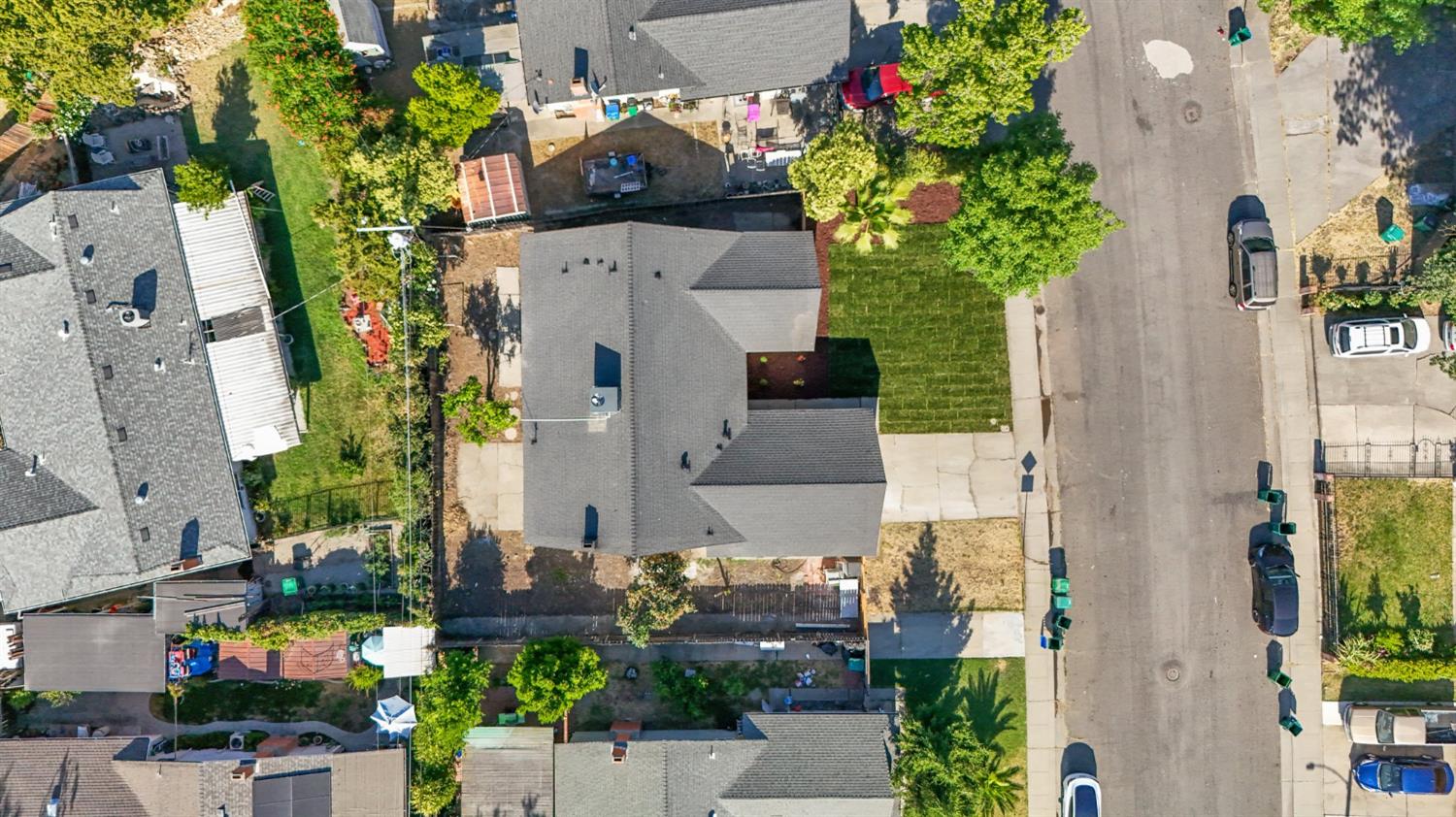 W Los Felis Avenue, Stockton, California image 31