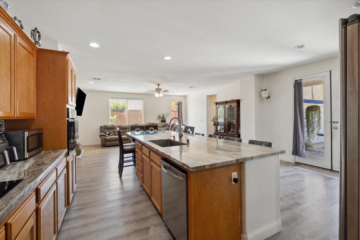Sutter Creek Court, Patterson, California image 11