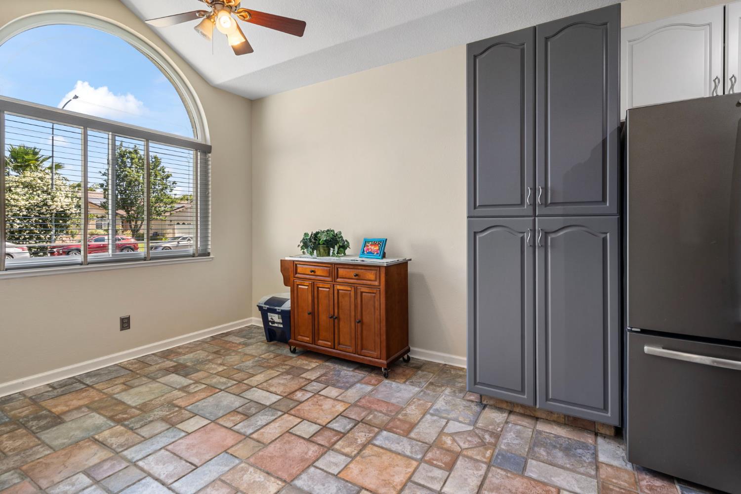 Covey Lane, Tracy, California image 9
