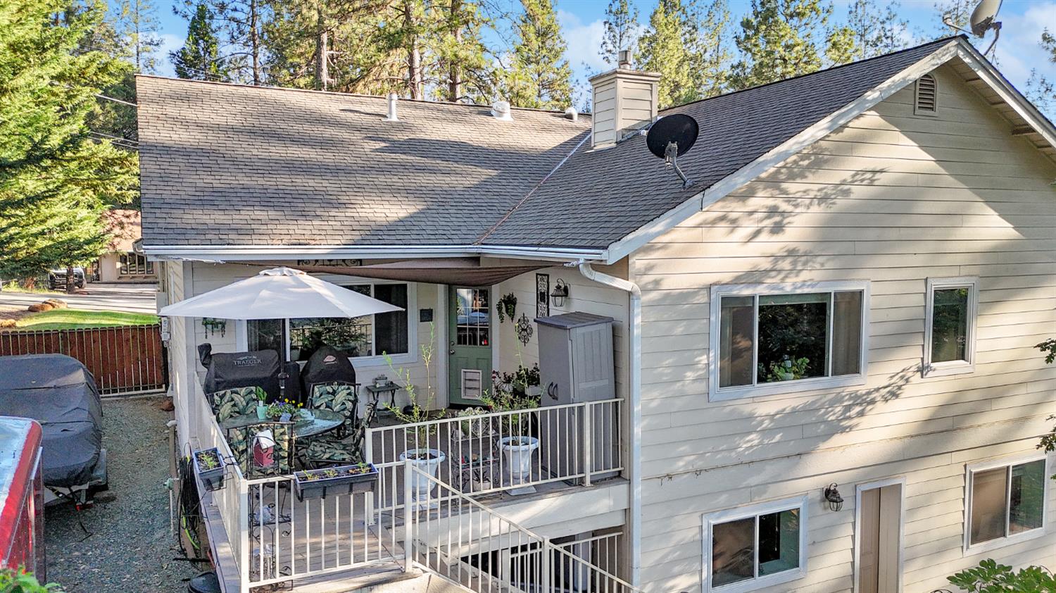 Upper Circle Drive, Grass Valley, California image 8