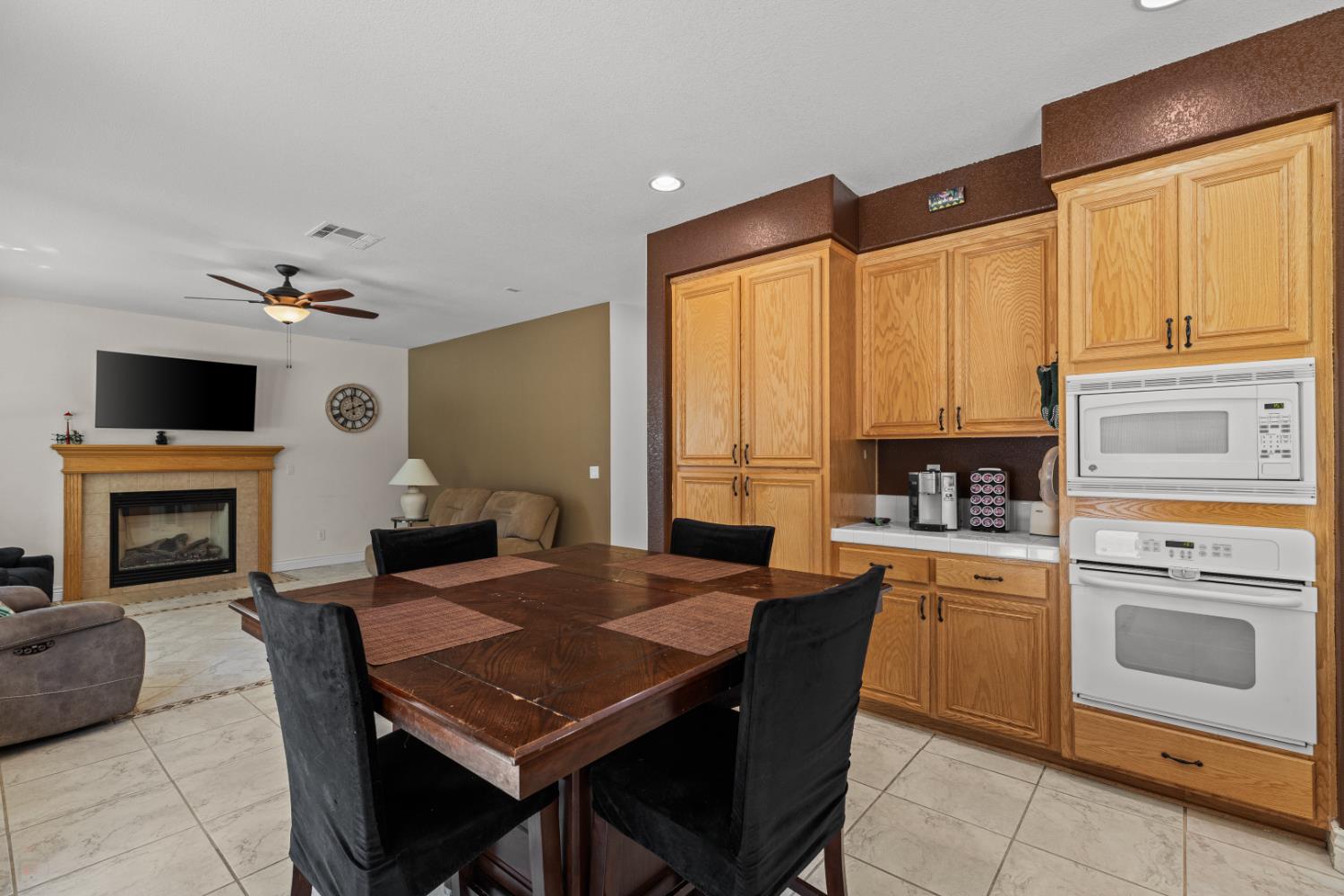 Glenbrook Drive, Tracy, California image 18