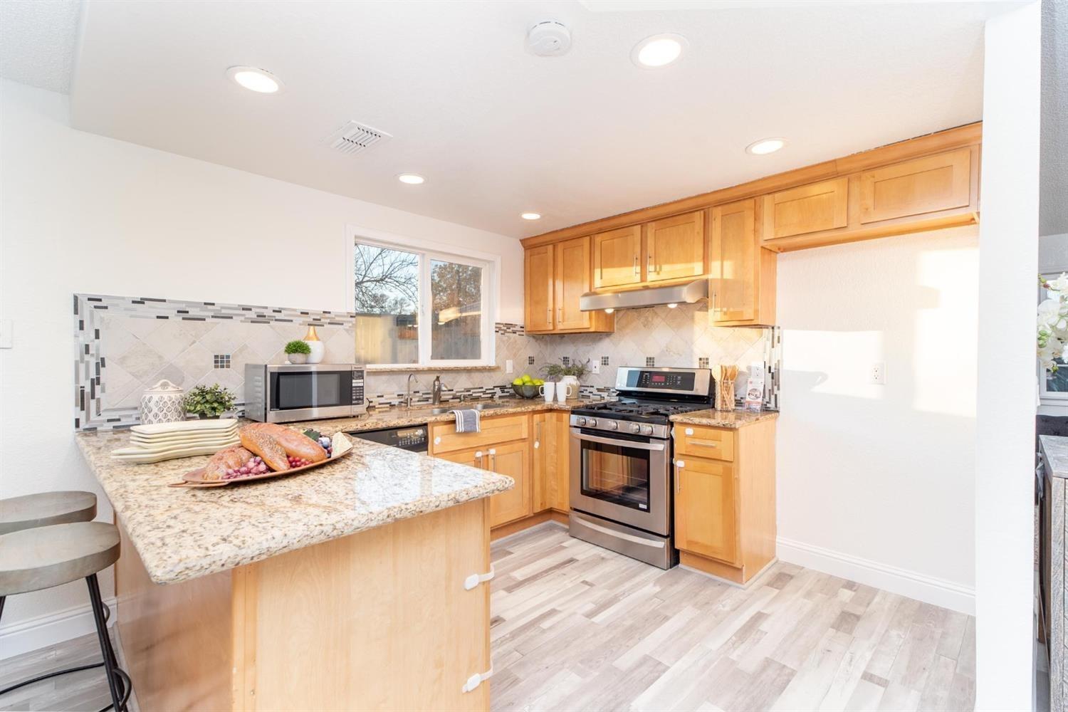 Bastien Court, Sacramento, California image 7