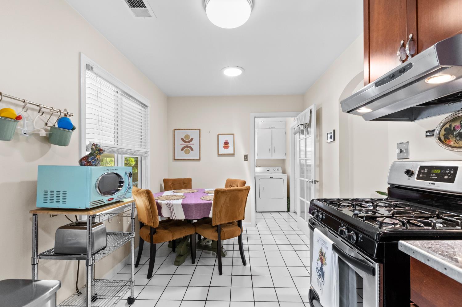 La Campana Way, Sacramento, California image 21