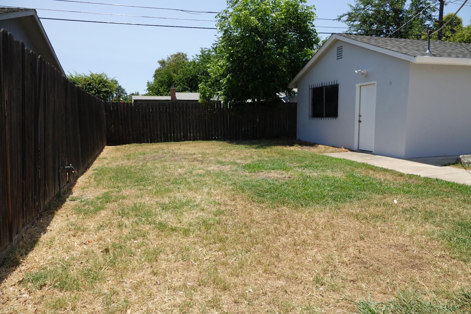 Hurley Way, Sacramento, California image 24