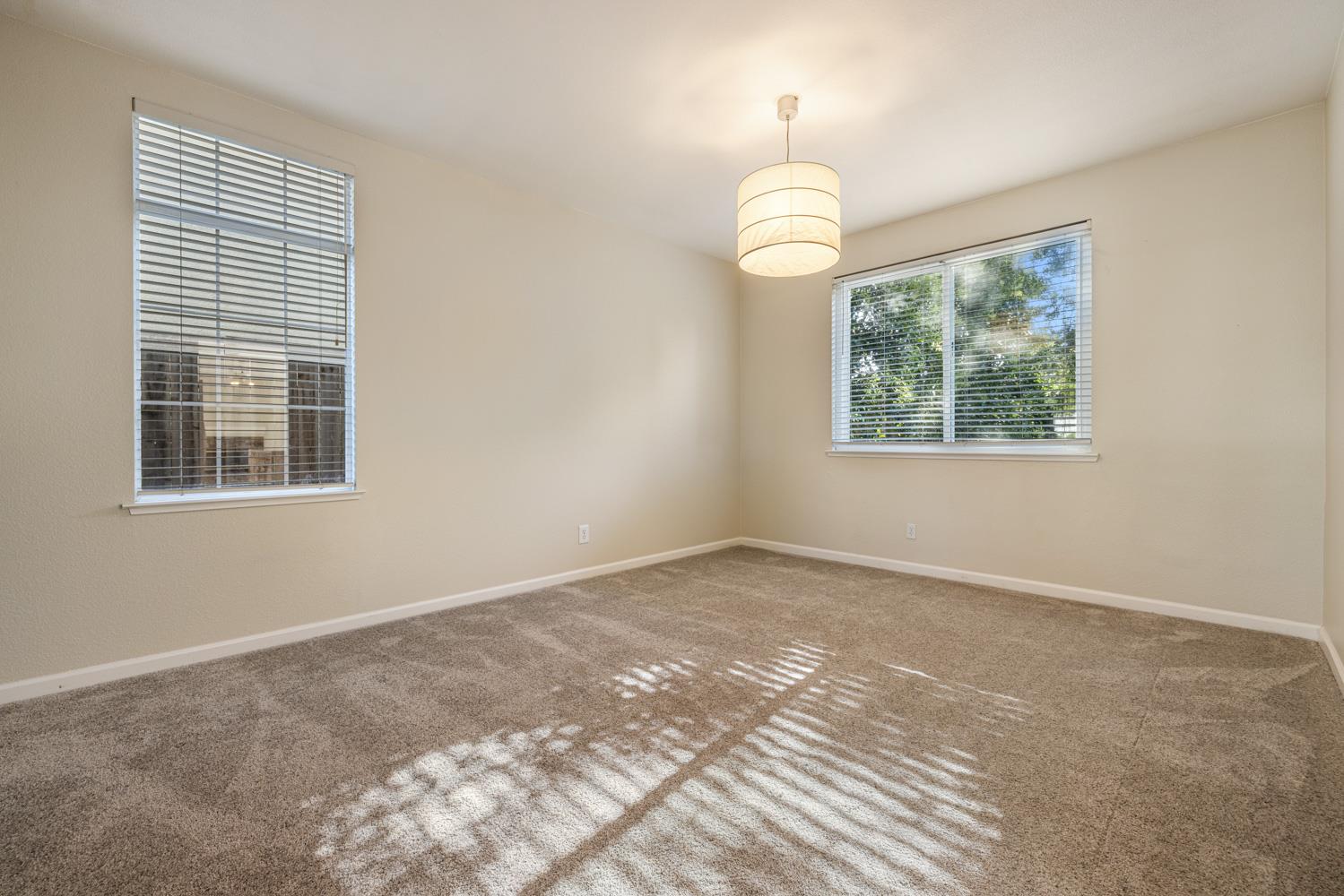 Meadowbrook Dr, Lodi, California image 9