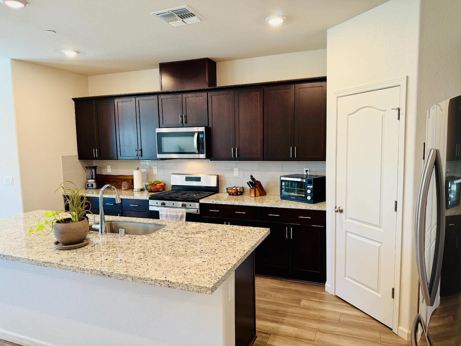 Berryessa Way, Olivehurst, California image 8