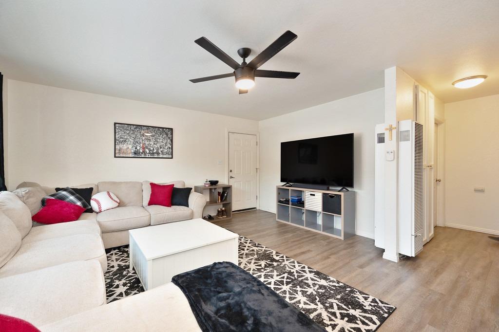 Ash Street, Roseville, California image 9