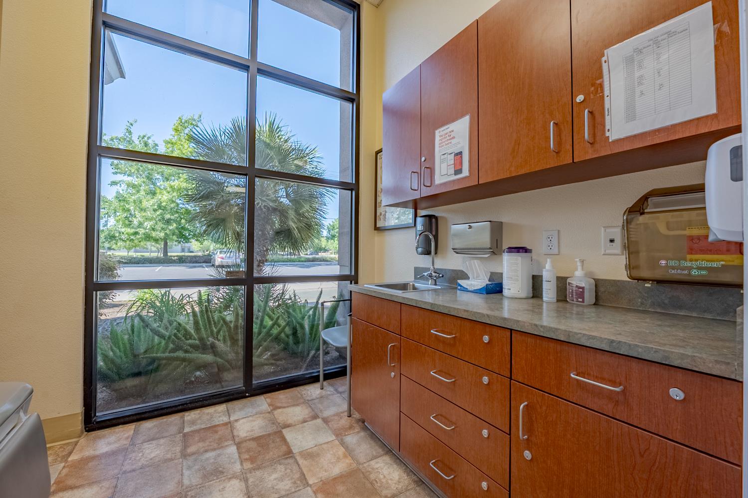 Detail Gallery Image 20 of 32 For 410 E Yosemite Ave #B,  Merced,  CA 95340 - – Beds | – Baths