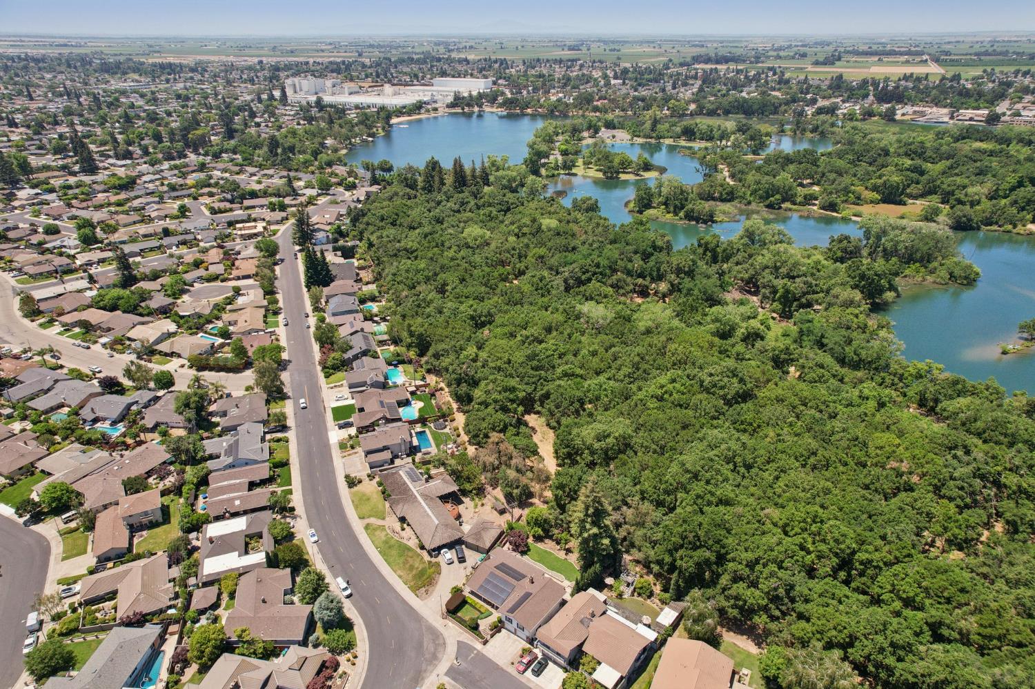 Le Bec Court, Lodi, California image 39