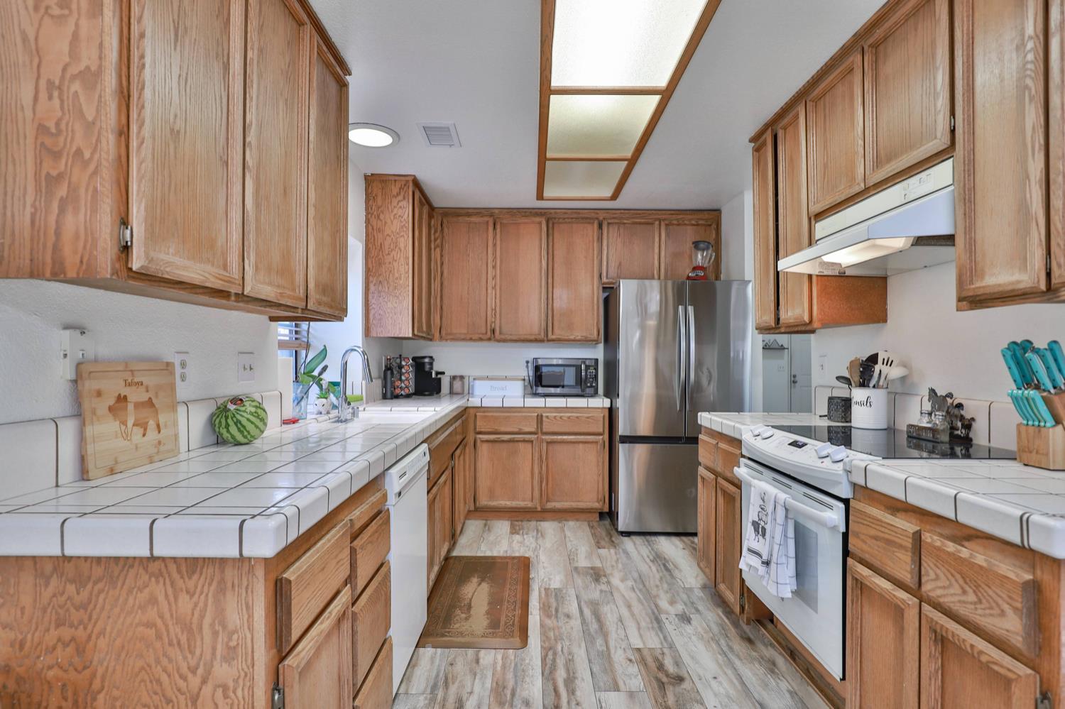 Falcon Meadow Dr Drive, Elk Grove, California image 10