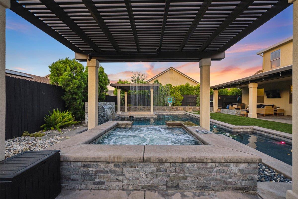 Fenway Cir, Rocklin, California image 37
