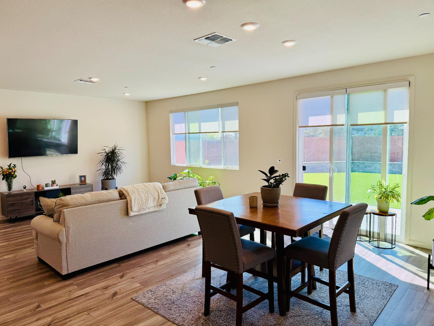 Berryessa Way, Olivehurst, California image 11