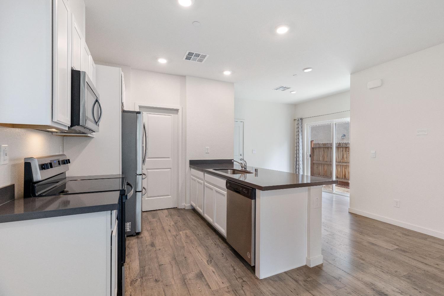 Cumberland Drive, Roseville, California image 10