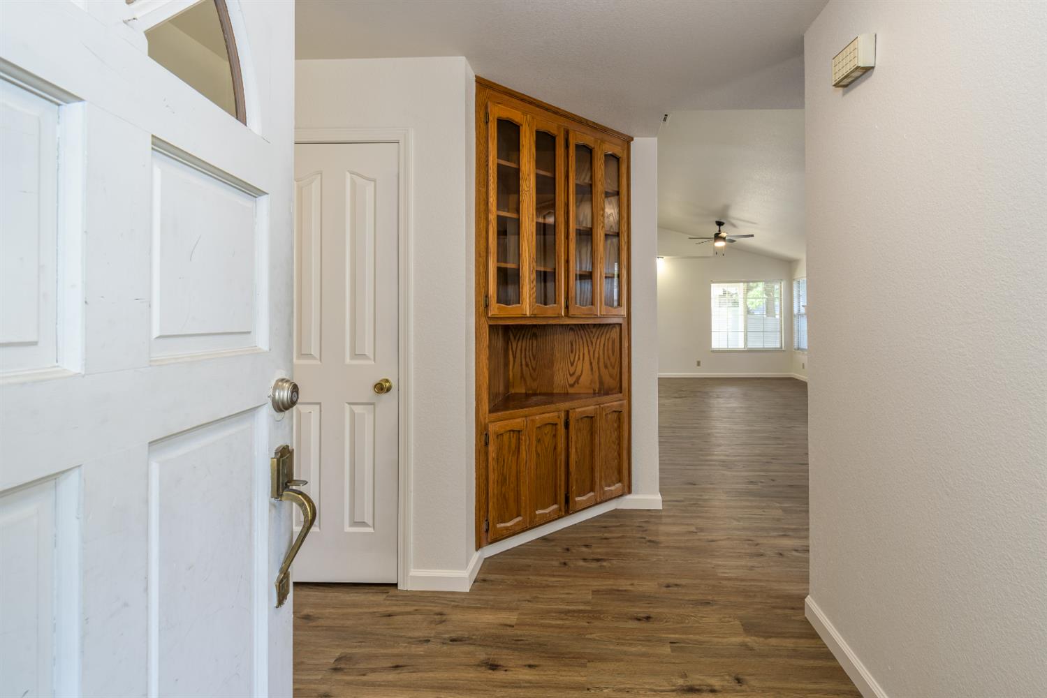 Crestwood Avenue, Manteca, California image 8