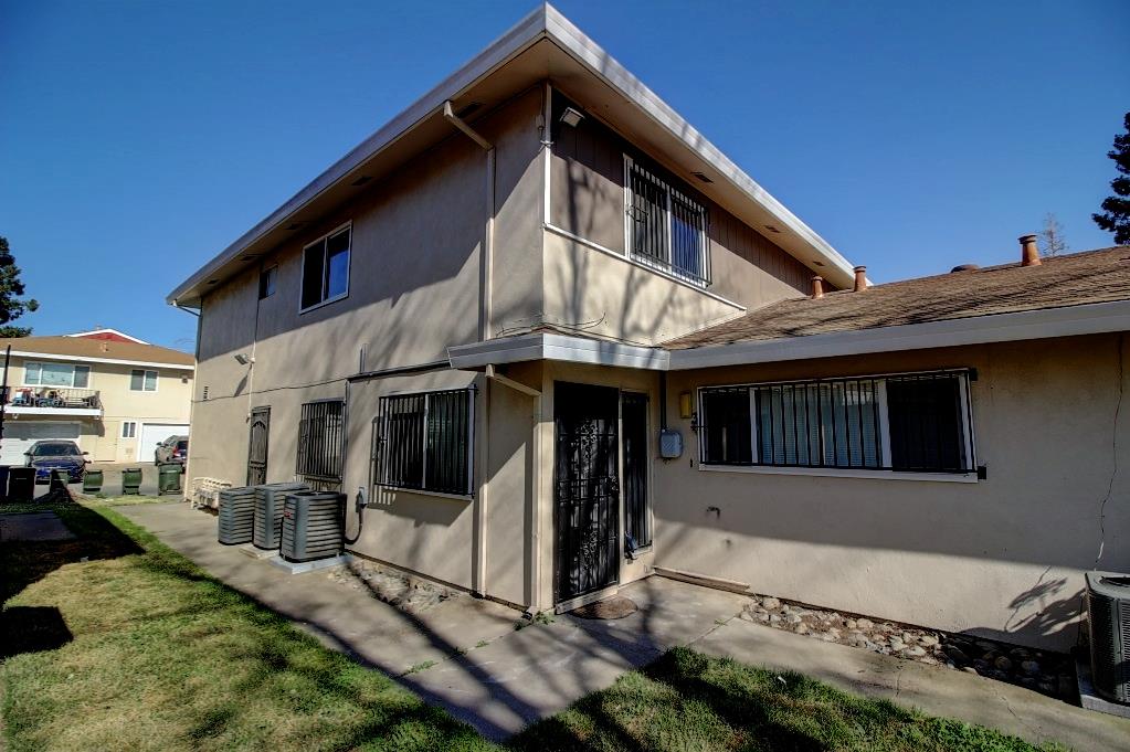 La Fresa Court #3, Sacramento, California image 4