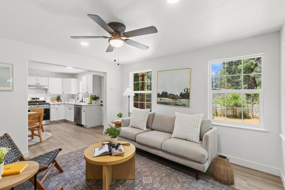 Detail Gallery Image 10 of 73 For 5172 Camp Snowline Rd, Camino,  CA 95709 - 4 Beds | 3 Baths