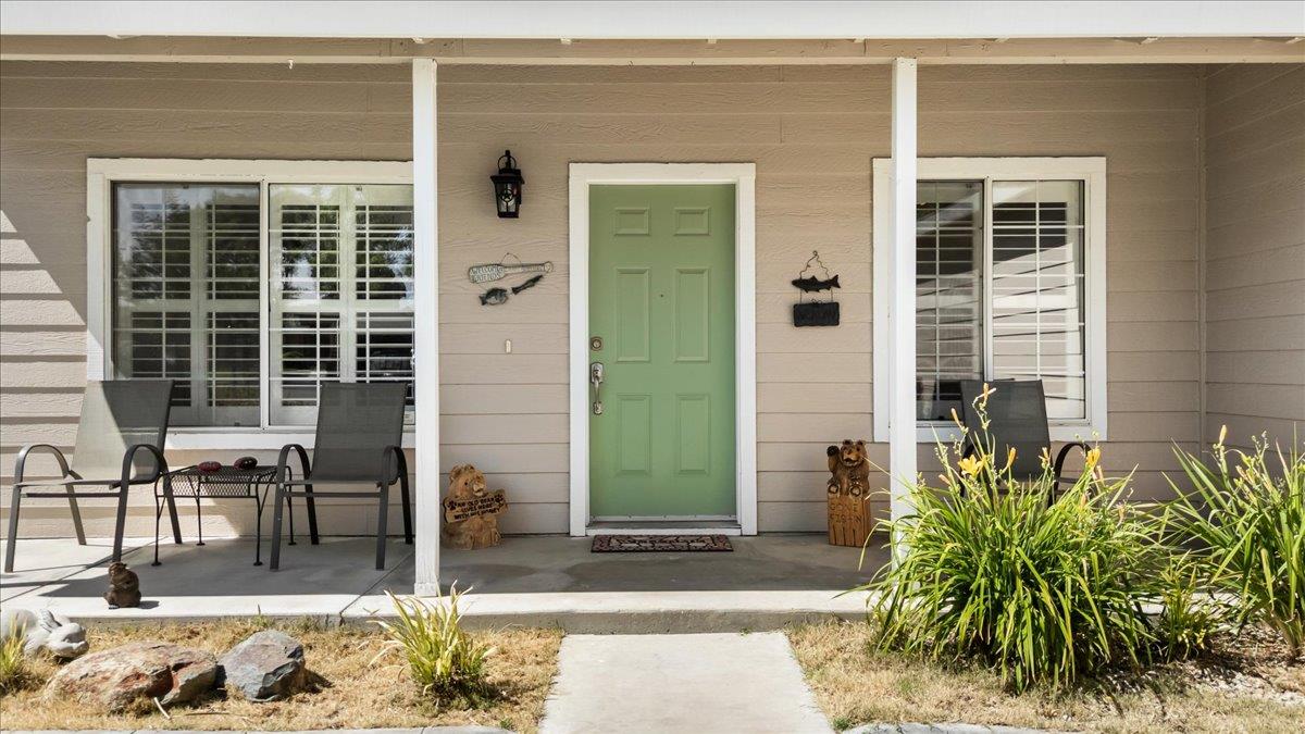Bobolink Court, Newman, California image 6