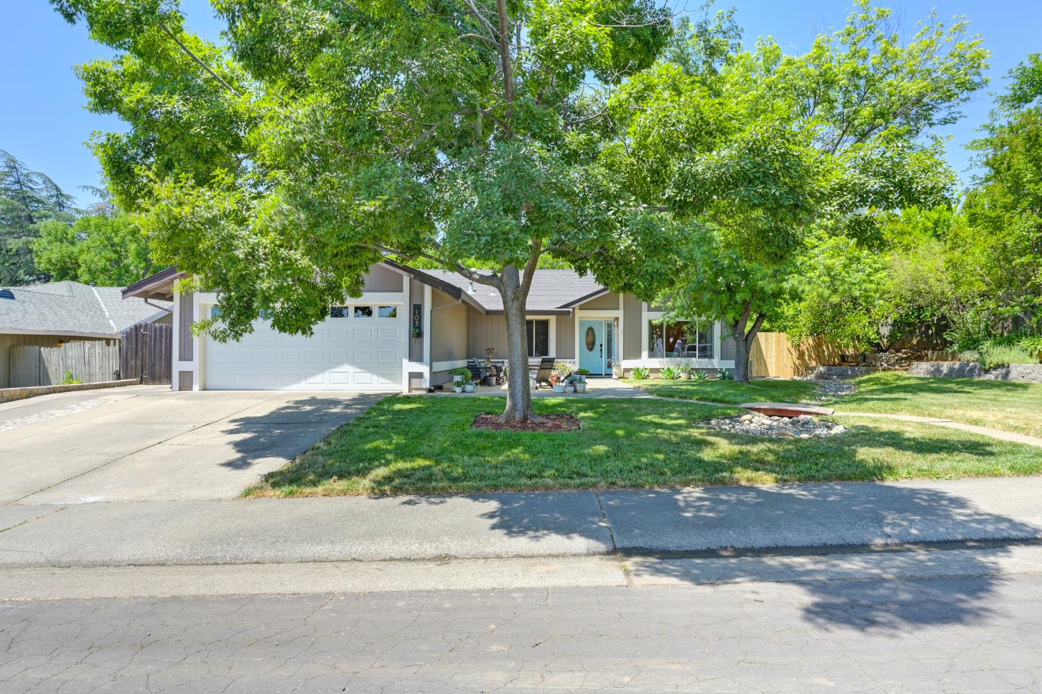 Mesquite Court, Folsom, California image 46