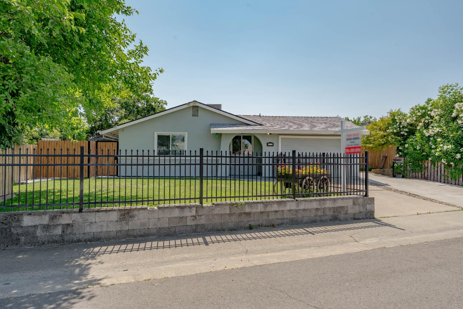 Dutch Haven Boulevard, Elverta, California image 3