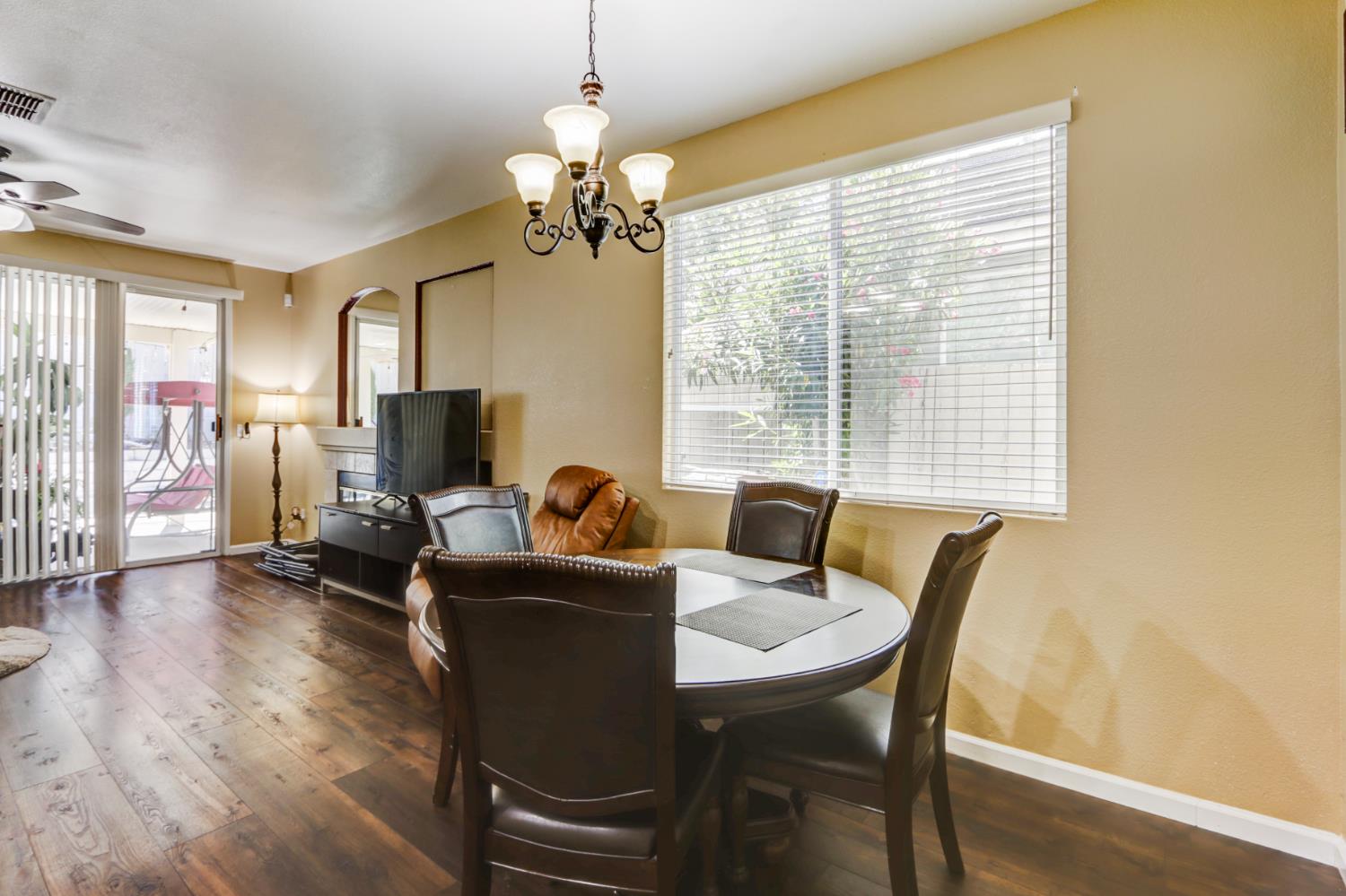 Redford Way, Sacramento, California image 6