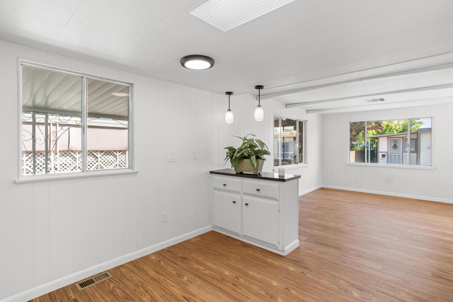 Detail Gallery Image 5 of 28 For 4215 Ticonderoga Ln, North Highlands,  CA 95660 - 2 Beds | 1 Baths