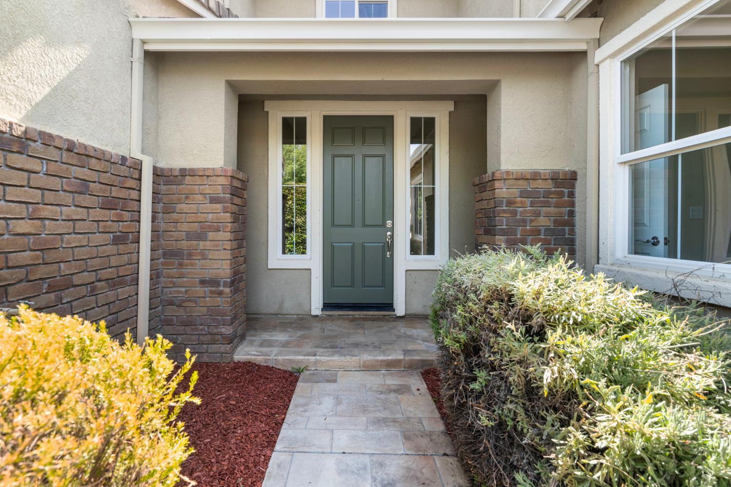 Daylily Lane, Patterson, California image 3