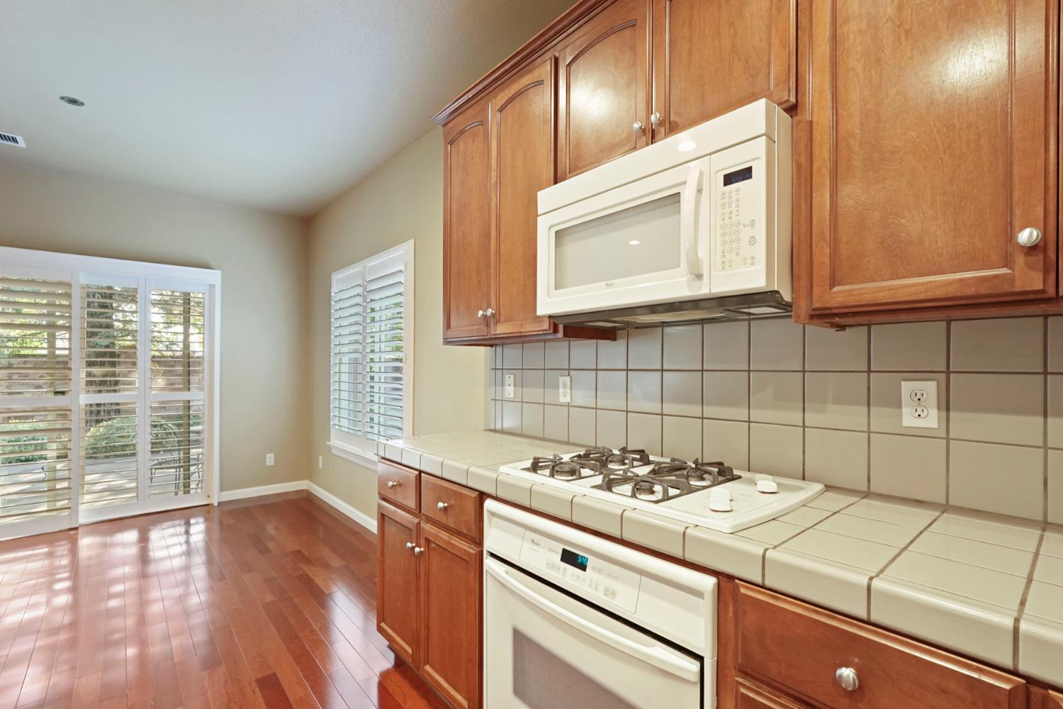 Summerset Court, Lodi, California image 16