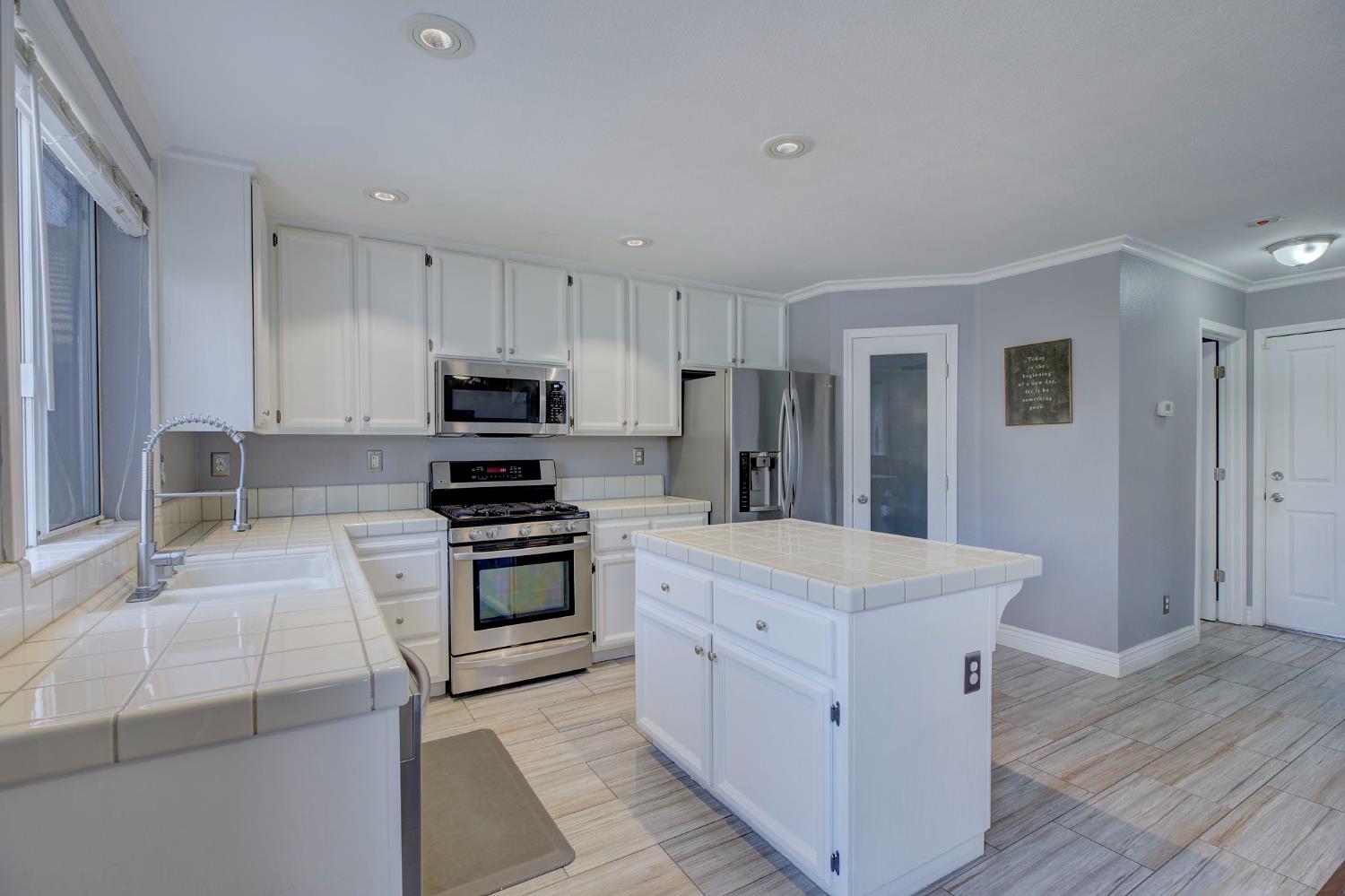 Krisee Court, Citrus Heights, California image 11