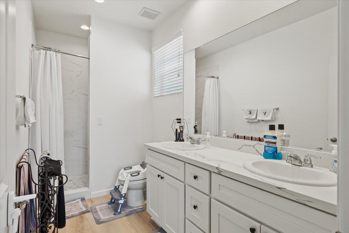 Brinef Drive, Sacramento, California image 15