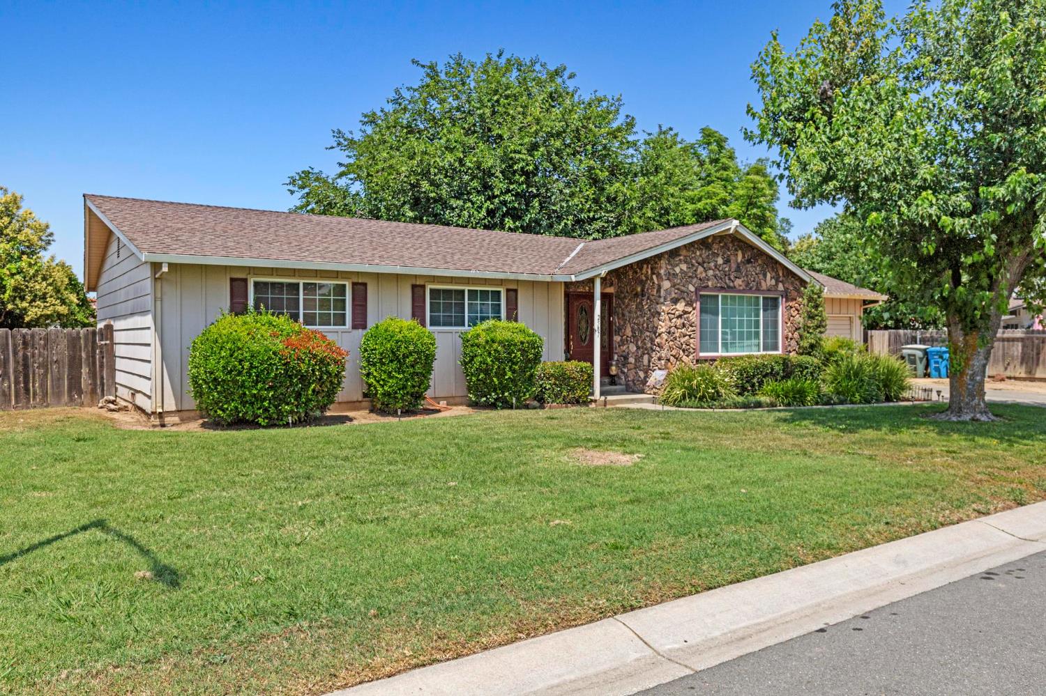 Azalea Way, Yuba City, California image 2