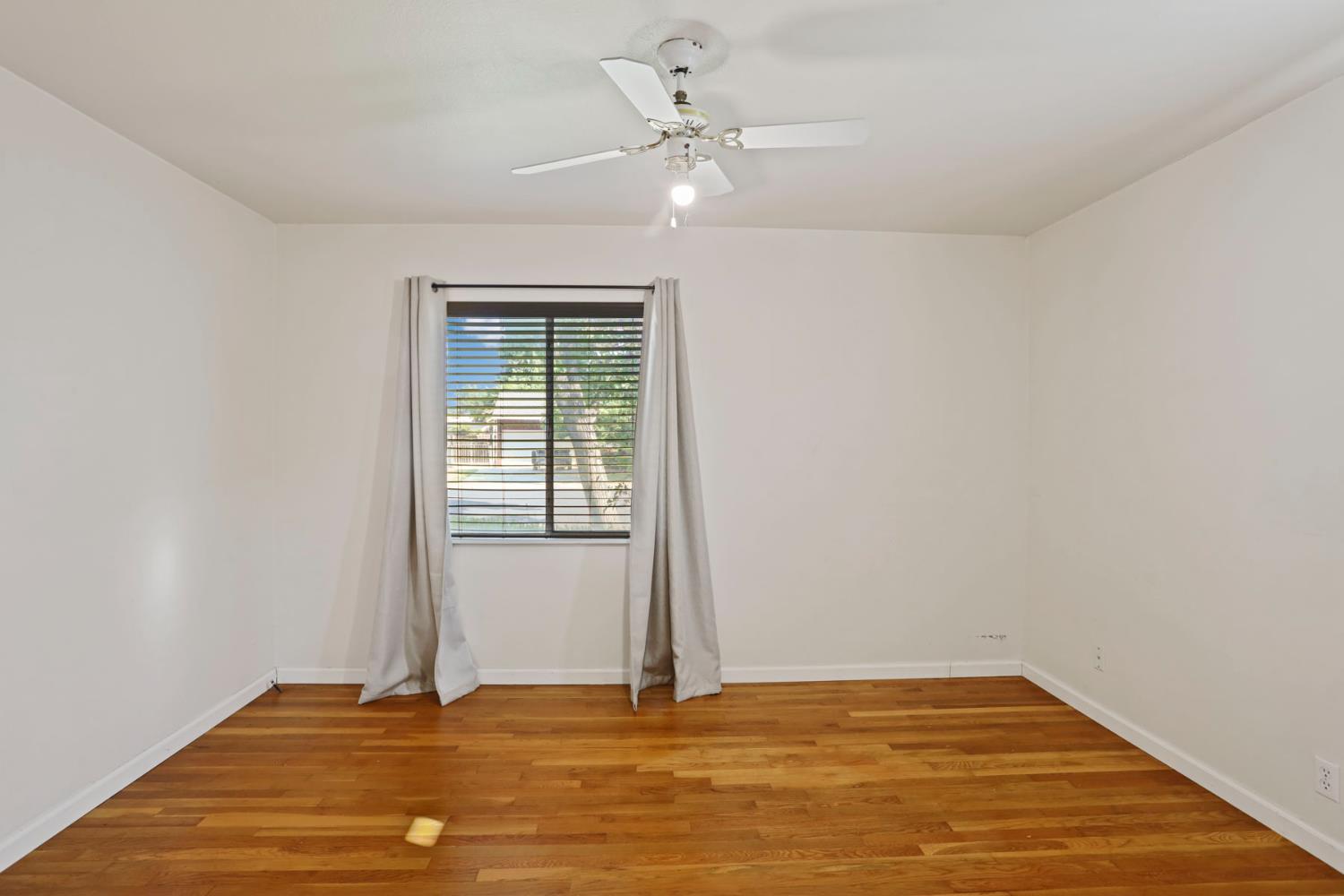 W Longview Avenue, Stockton, California image 32