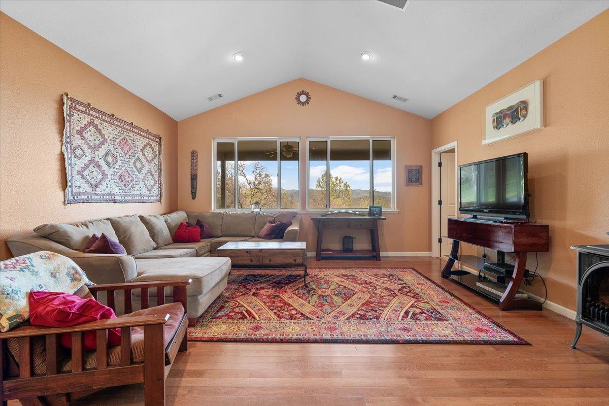 17947 Piper Lane, Penn Valley, California image 7