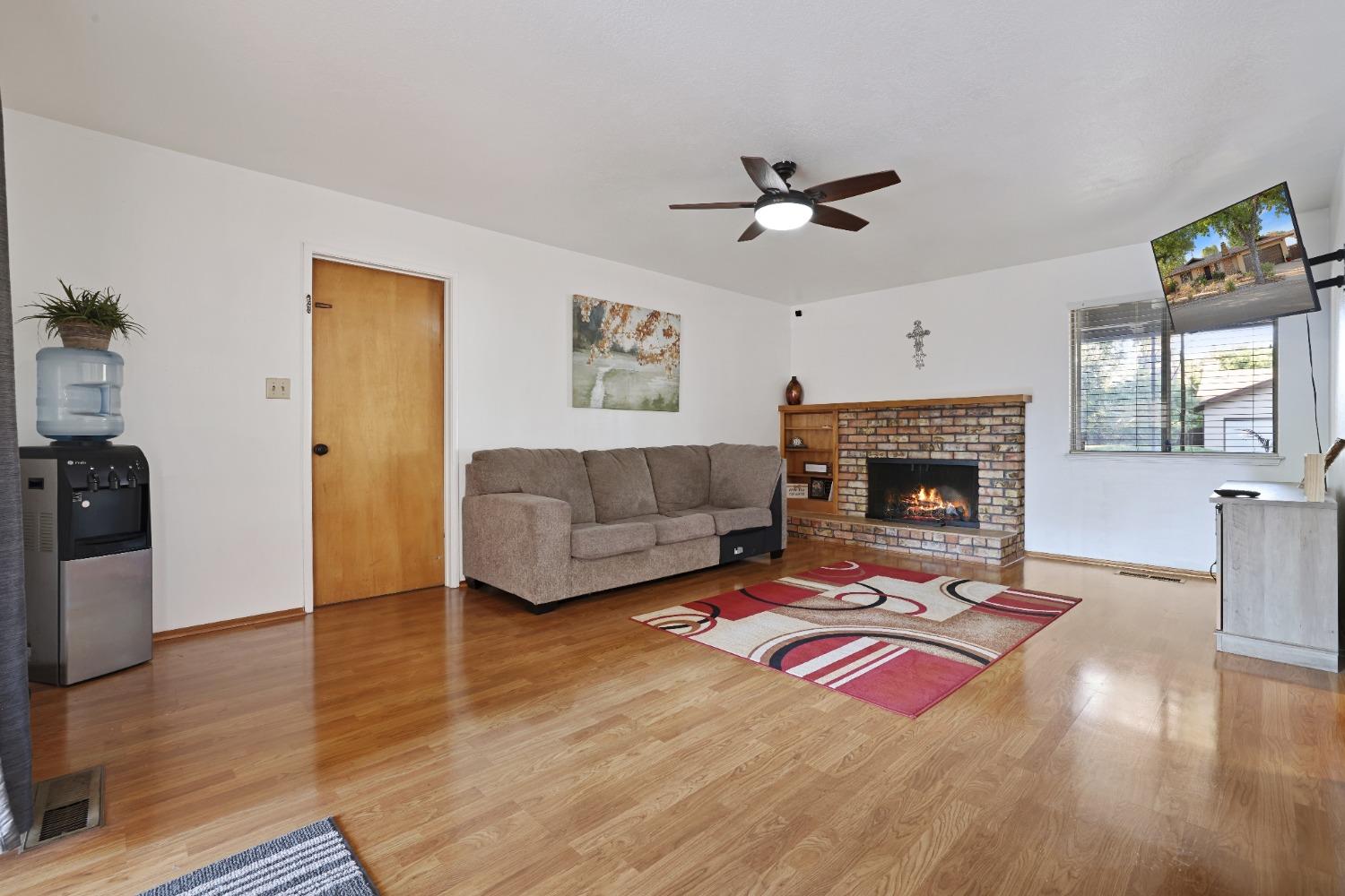 Kruger Drive, Modesto, California image 28
