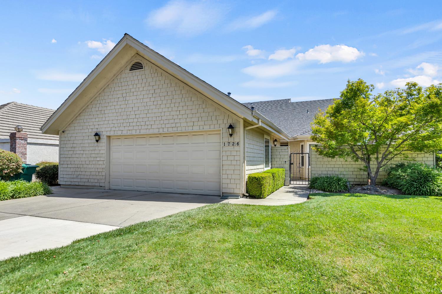 S Mills Avenue, Lodi, California image 1