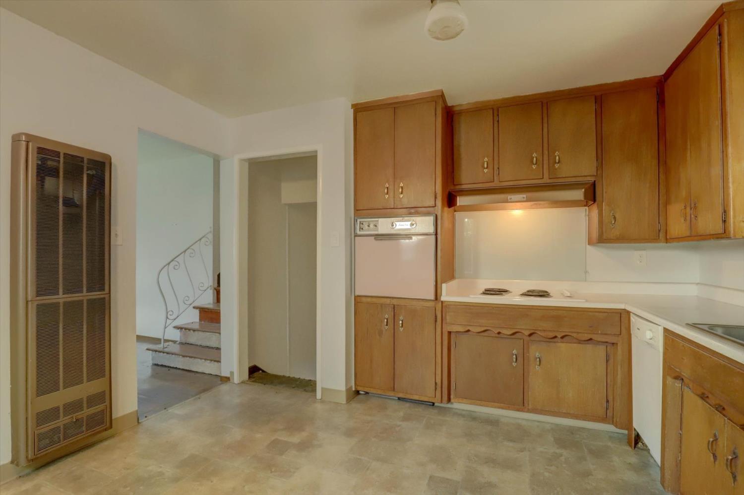 Elvyra Way, Sacramento, California image 7