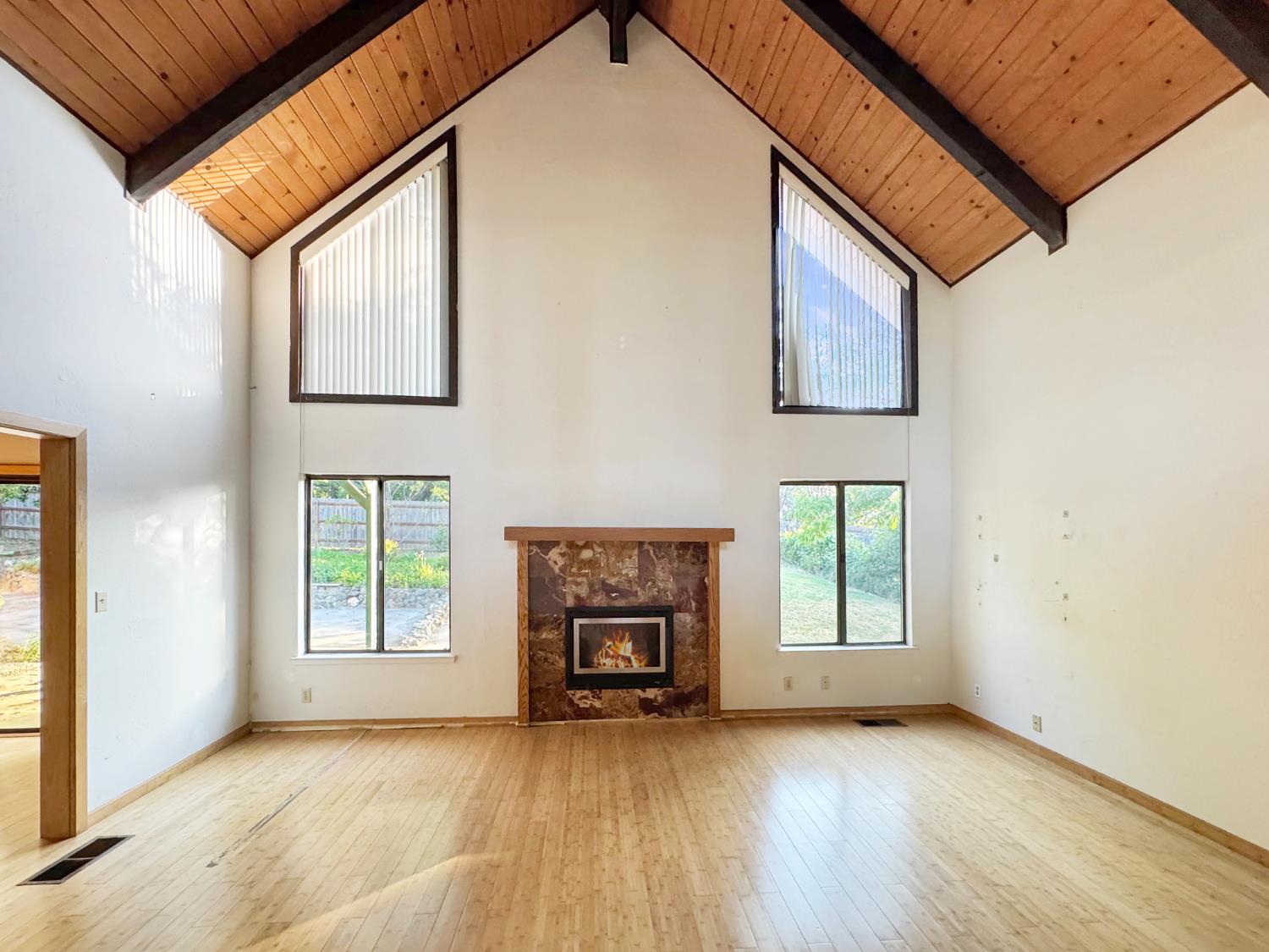 Aileen Way, Grass Valley, California image 4