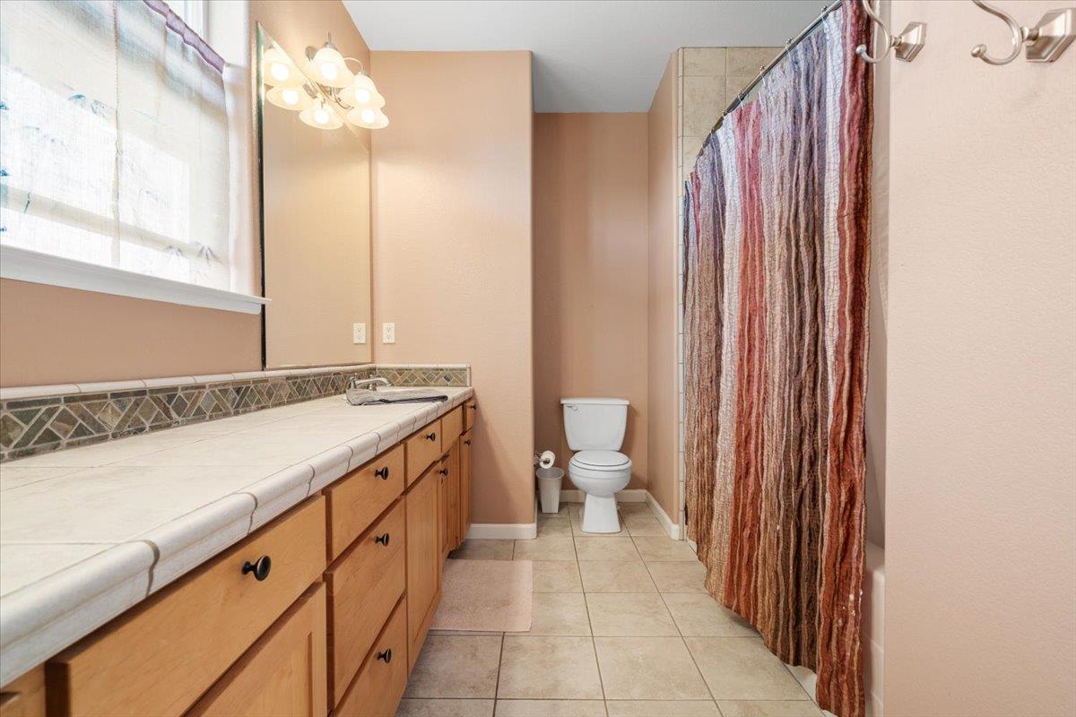 17947 Piper Lane, Penn Valley, California image 17
