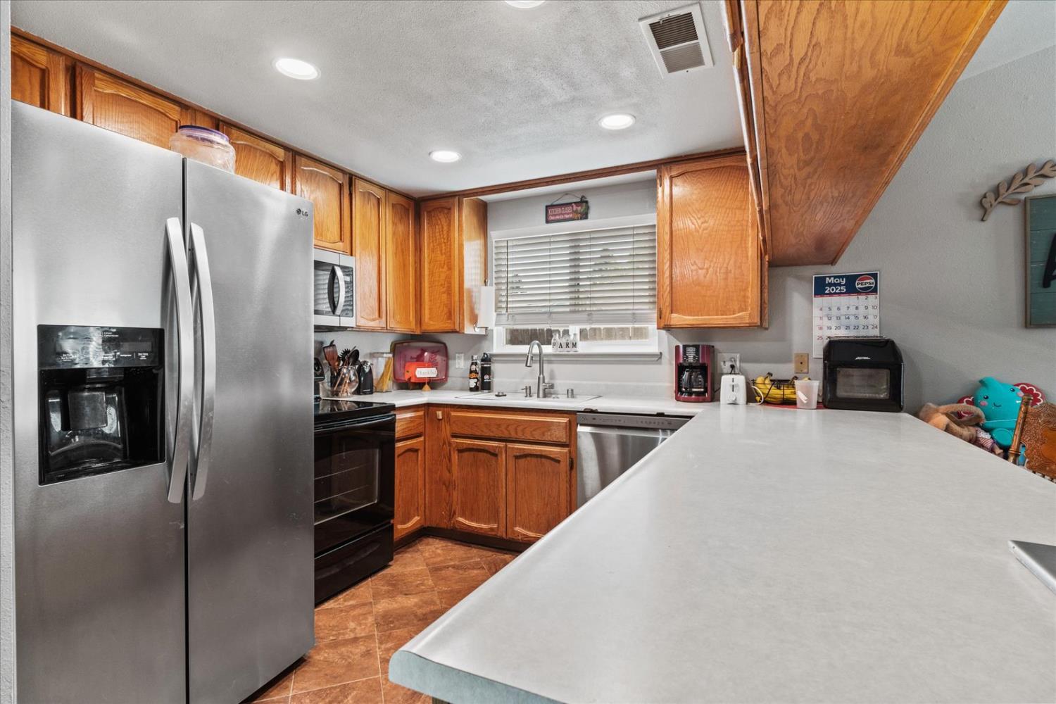 Theresa Way, Yuba City, California image 14