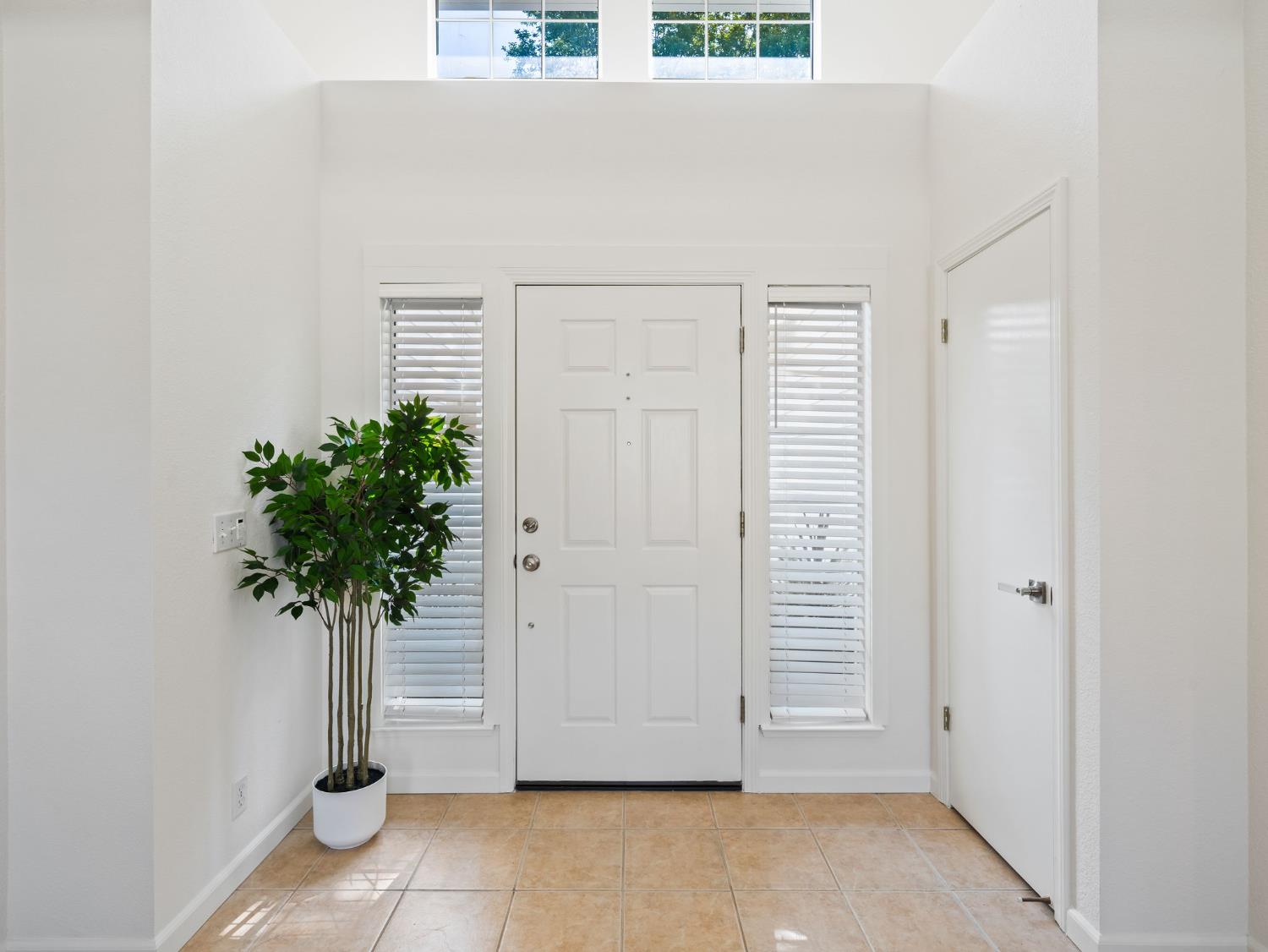 La Paloma Court, Davis, California image 7