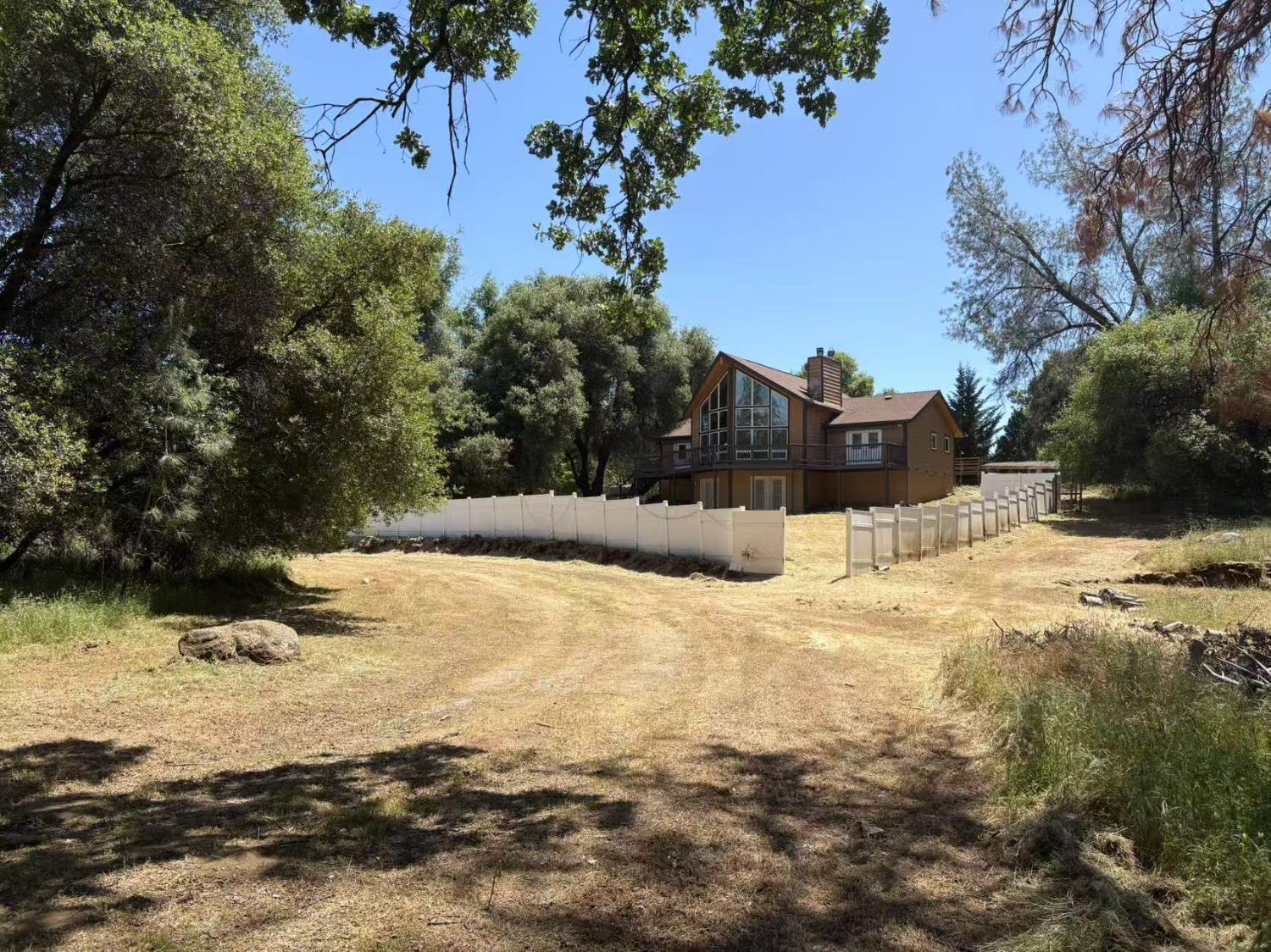 Van Pooka Court, Somerset, California image 22
