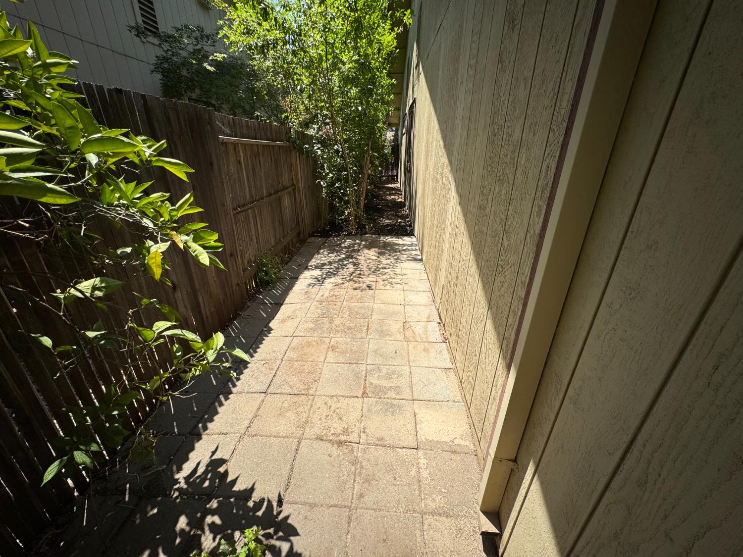 Oak Stream Court, Carmichael, California image 48