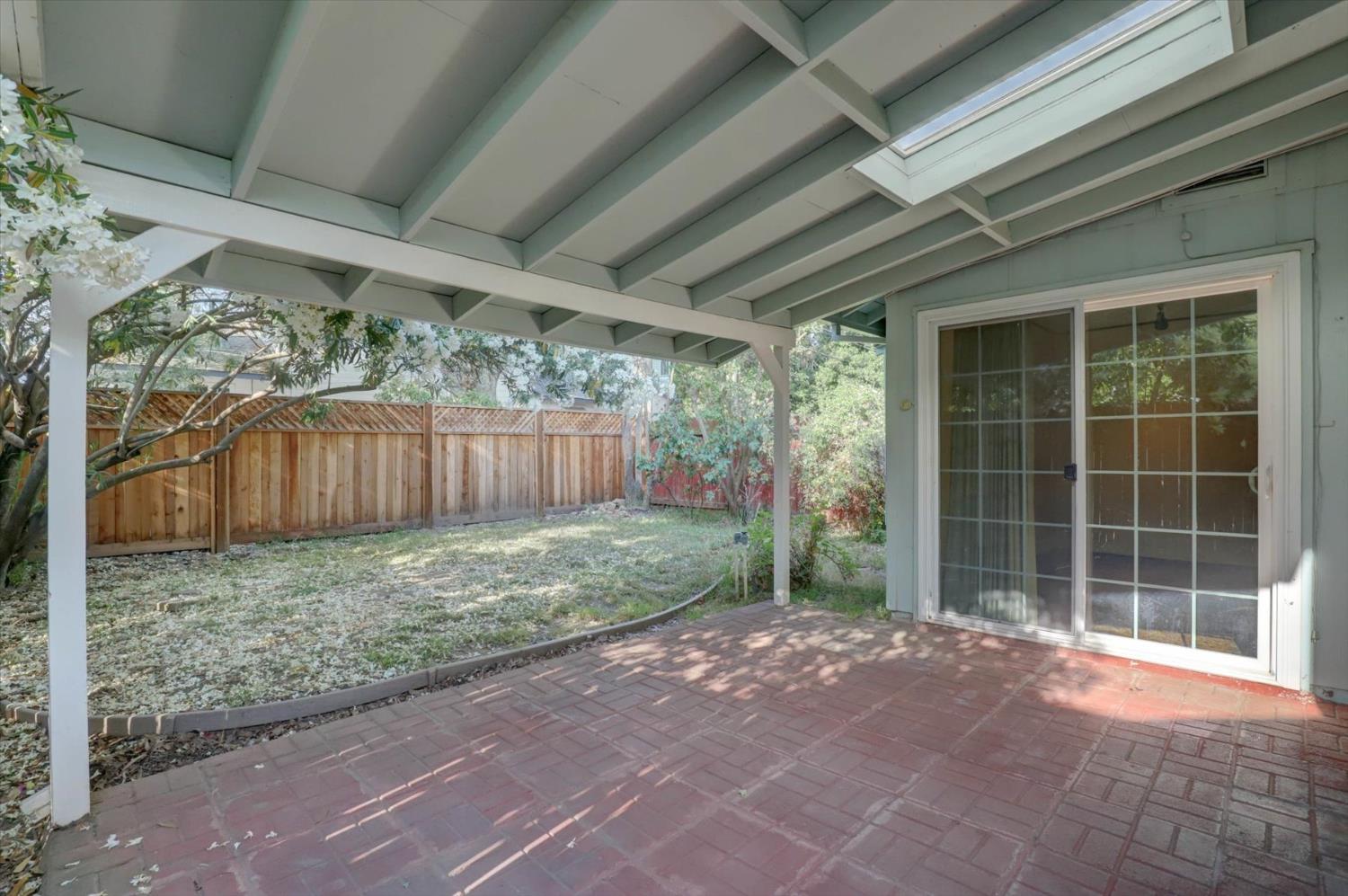Elvyra Way, Sacramento, California image 27